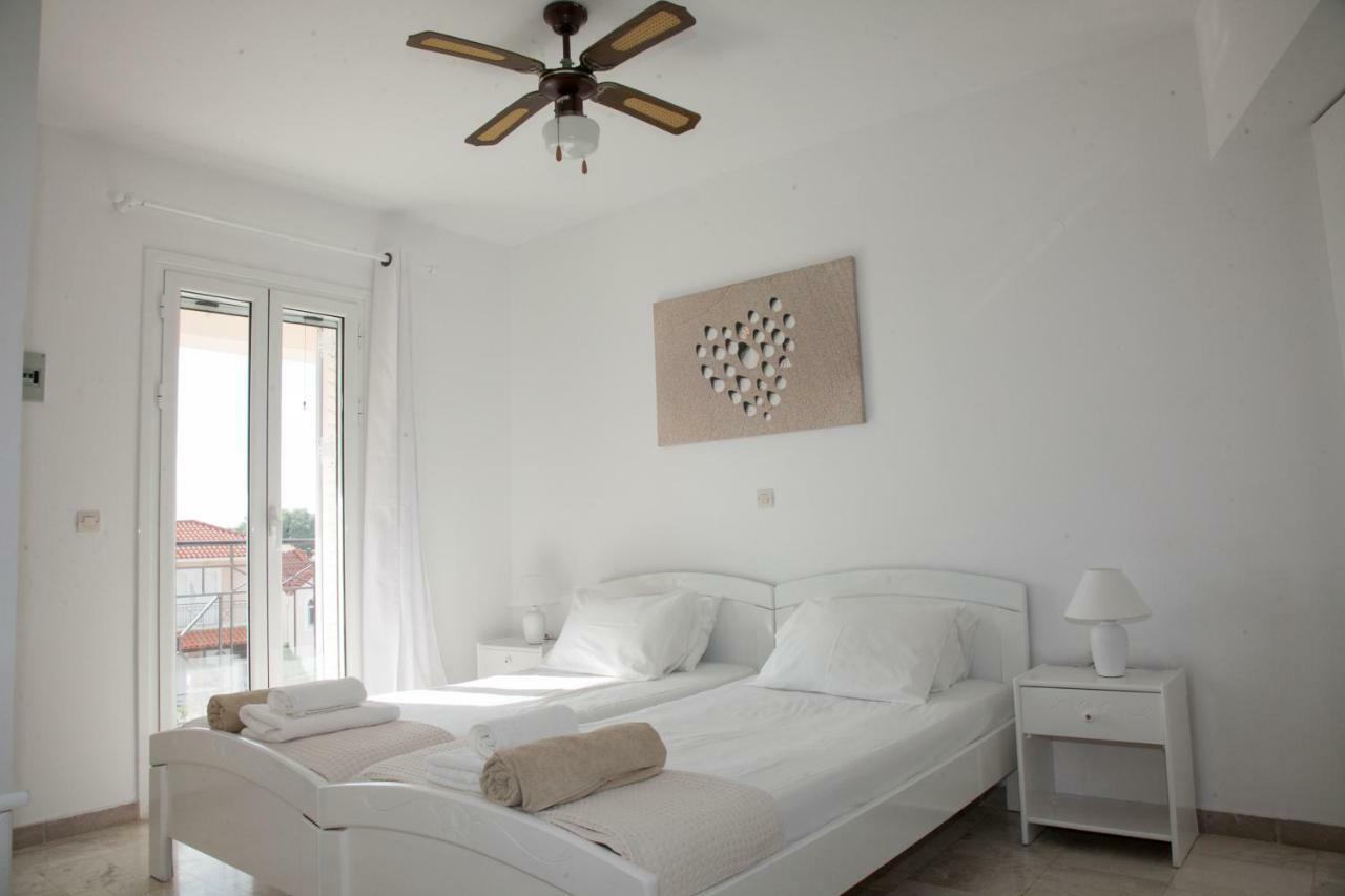Cavaliere Houses Lixouri Esterno foto